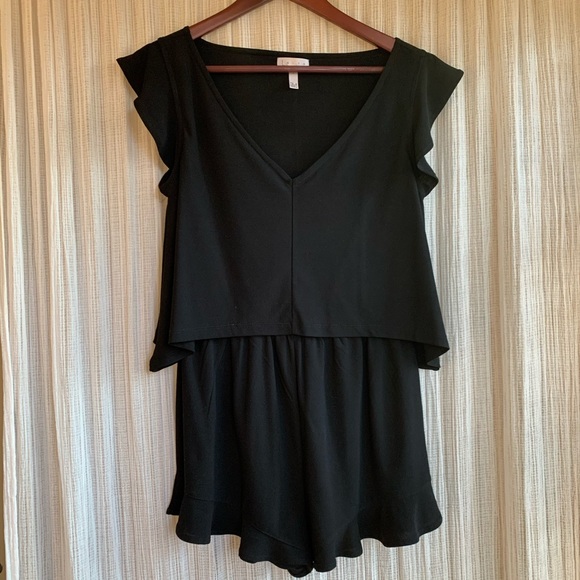 Nordstrom Leith Flutter Trim Popover Romper - Picture 2 of 4